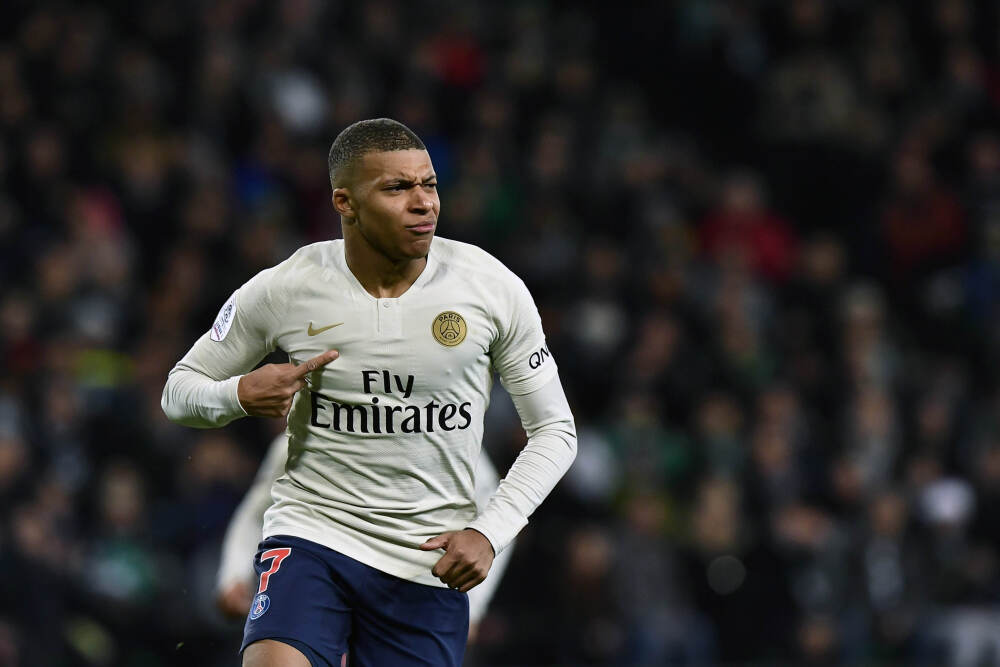 话题｜邵佳一为何将周挺、于汉超选入国足教练团队